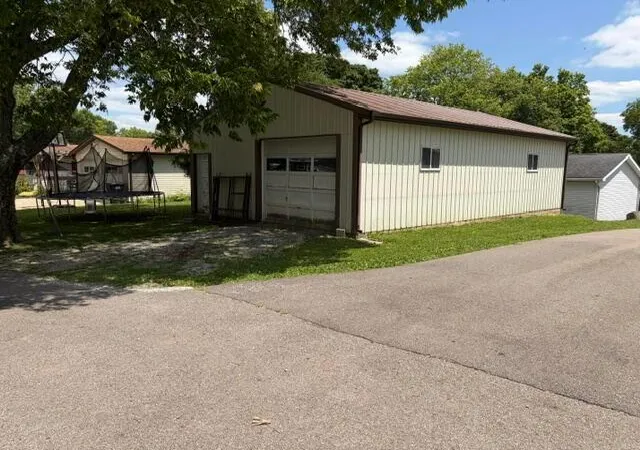 Photo 3 of Sale Pending at 75 Park Dr, Thornville, OH 43076 | MLS# 226027762 | Listing updated on 2026-09-24