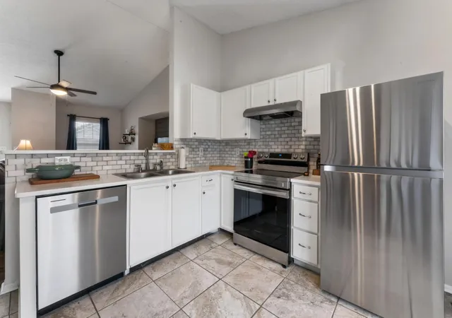 5th image of 5956 Signature Dr, Galloway, OH 43119 | MLS# 226027831