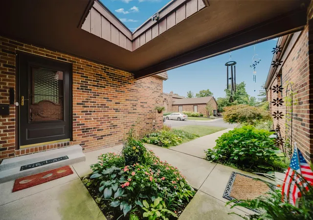 Photo 1 of Sale Pending at 4231 Chaucer Ln, Columbus, OH 43220 | MLS# 226028051 | Listing updated on 2026-08-17