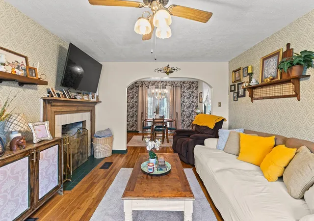 Photo 4 of Sale Pending at 810 Lincoln Dr, Washington Court House, OH 43160 | MLS# 226027667 | Listing updated on 2026-08-28