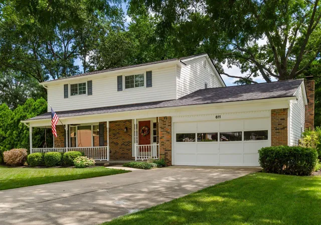 Photo 3 of Single family home for sale at 611 Fawndale Pl, Columbus, OH 43230 | MLS# 226027688 | Listing updated on 2026-09-02