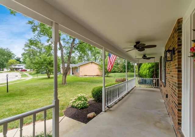 Photo 4 of Single family home for sale at 611 Fawndale Pl, Columbus, OH 43230 | MLS# 226027688 | Listing updated on 2026-10-26