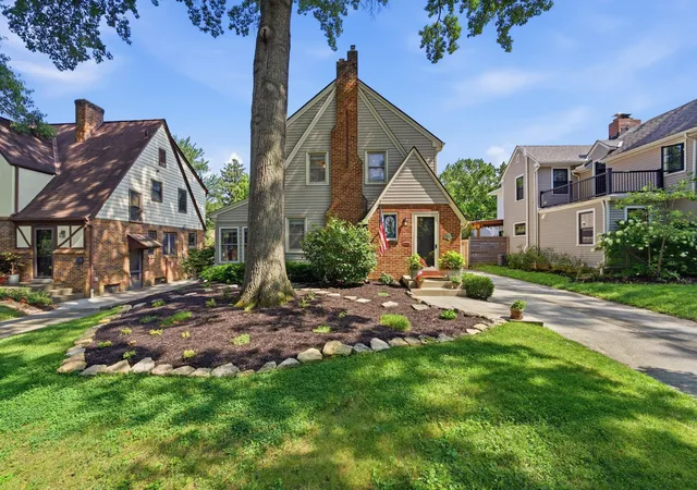 1st image of 394 Arden Rd, Columbus, OH 43214 | MLS# 226027778