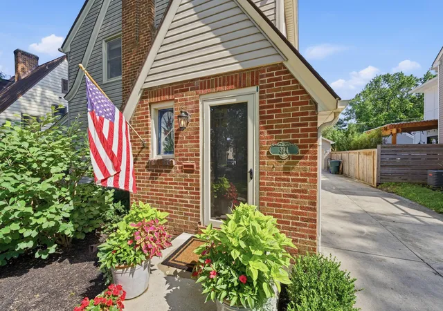 4th image of 394 Arden Rd, Columbus, OH 43214 | MLS# 226027778