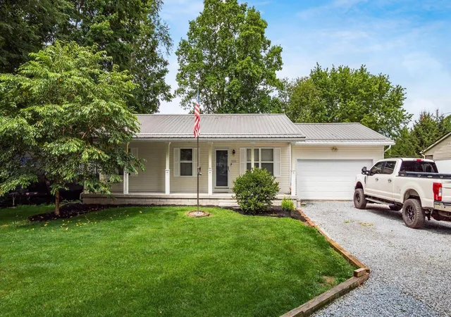 Photo 2 of Single family home for sale at 555 N Washington St, Utica, OH 43080 | MLS# 226028645 | Listing updated on 2026-08-03