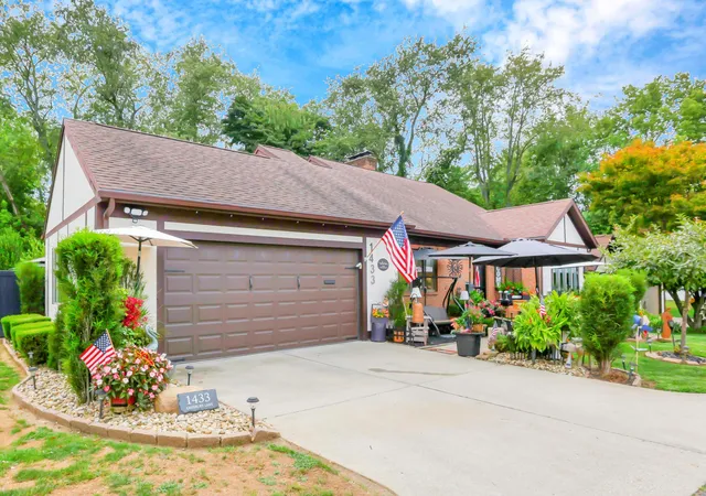 3rd image of 1433 Amesbury Ln, Newark, OH 43055 | MLS# 226027738