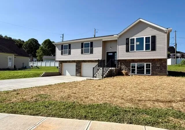 Photo 1 of Single family home for sale at 936 Hobart Ct, Logan, OH 43138 | MLS# 226027734 | Listing updated on 2026-10-07