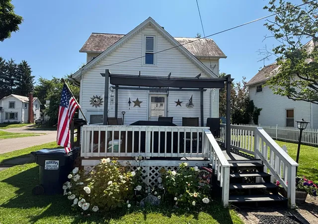 Photo 3 of Single family home for sale at 173 N 1oth St, Newark, OH 43055 | MLS# 226027724 | Listing updated on 2026-09-02