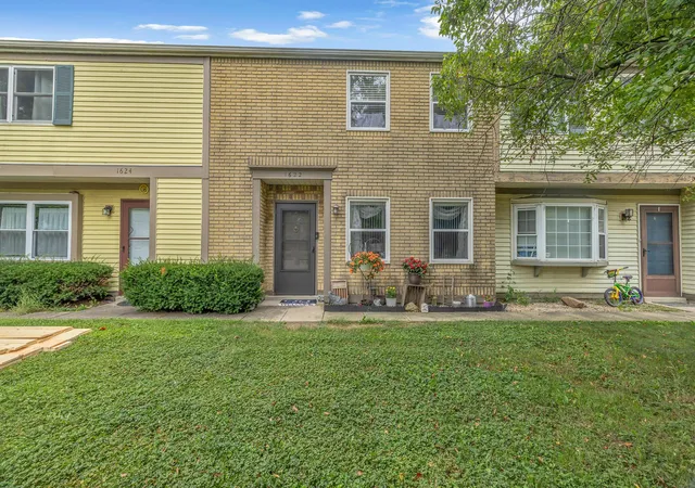 Photo 1 of Condo for sale at 1622 Park Row Dr #B, Columbus, OH 43235 | MLS# 226027803 | Listing updated on 2026-08-04