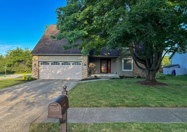 1st image of 621 Valley Wood Ct, Westerville, OH 43081 | MLS# 226027993