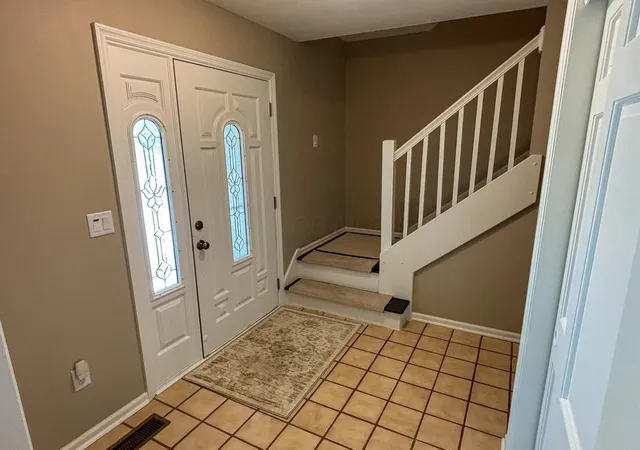 Photo 4 of Single family home for sale at 621 Valley Wood Ct, Westerville, OH 43081 | MLS# 226027993 | Listing updated on 2026-09-24