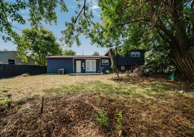 4th image of 2850 Ravenswood Ct, Columbus, OH 43232 | MLS# 226027763