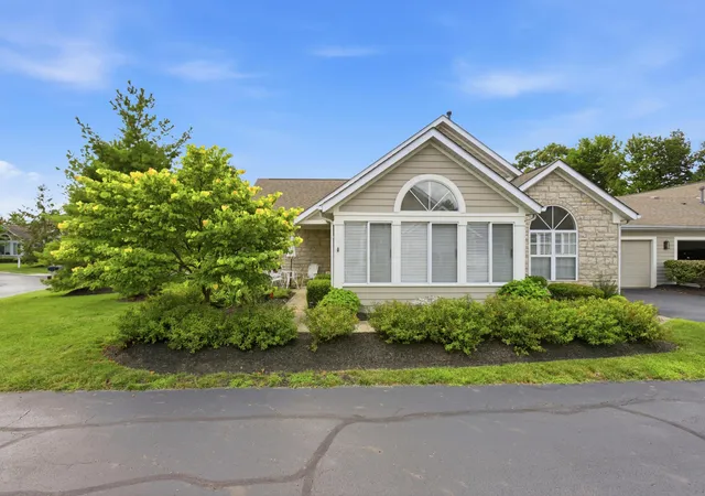 Condo for sale at 731 Windward Ln, Columbus, OH 43230 | MLS# 226027876