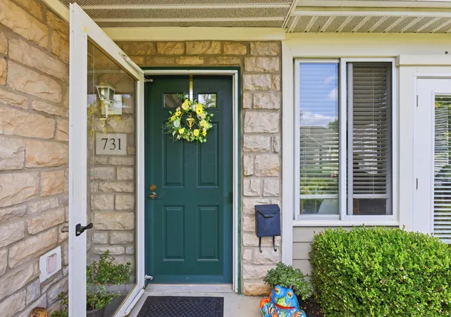 Listing Photo 5 - Condo for sale in building located at 731 Windward Ln, Columbus, OH 43230