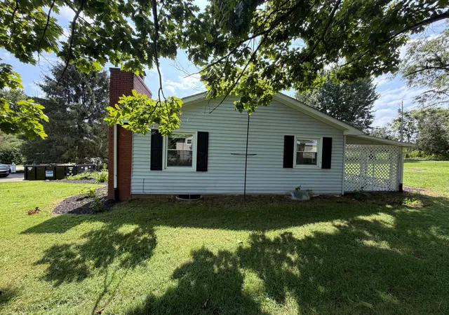 Photo 3 of Single family home for sale at 3228 Meadowbrook Dr NE, Lancaster, OH 43130 | MLS# 226027791 | Listing updated on 2026-09-03