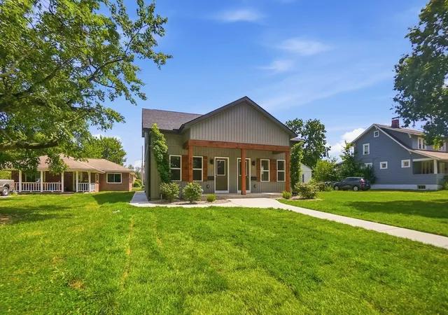 3rd image of 3294-3298 Rose Ave, Grove City, OH 43123