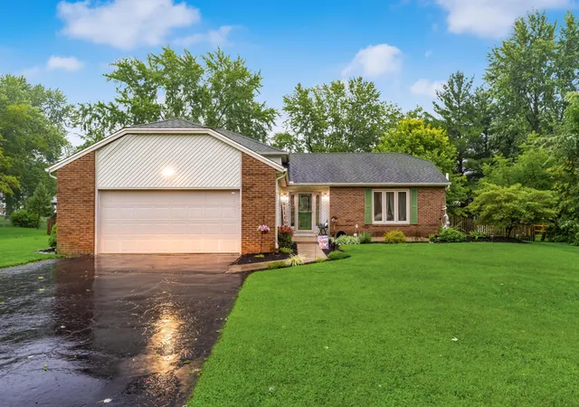 1st image of 11900 Huntington Wy Nw, Pickerington, OH 43147 | MLS# 226027916