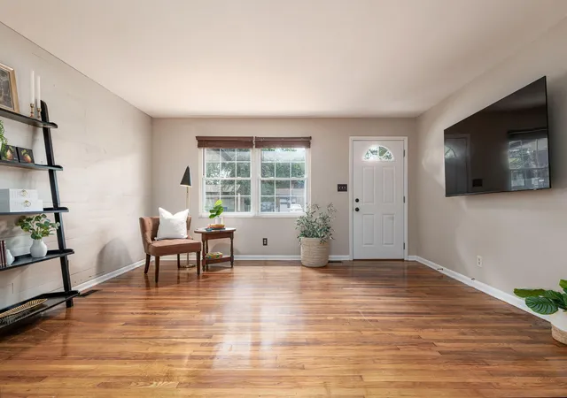 5th image of 182 Muskingum Dr, Columbus, OH 43230 | MLS# 226027899