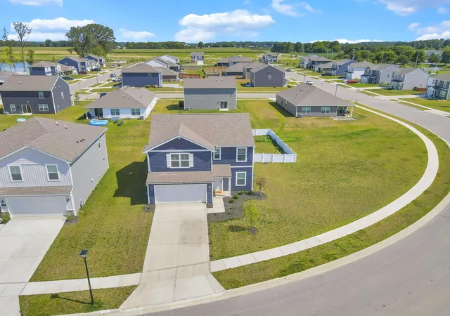 Photo 3 of Single family home for sale at 33 Cider Ml Dr, Ashville, OH 43103 | MLS# 226027870 | Listing updated on 2026-09-04