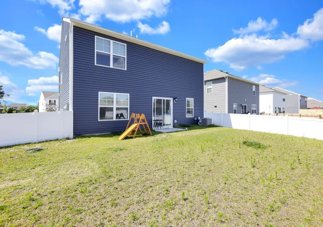 Photo 5 of Single family home for sale at 33 Cider Ml Dr, Ashville, OH 43103 | MLS# 226027870 | Listing updated on 2026-09-04
