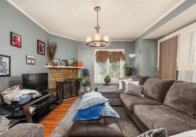 Photo 3 of Sale Pending at 404 Berkeley Rd, Columbus, OH 43205 | MLS# 226027857 | Listing updated on 2026-09-29