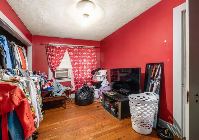 Photo 4 of Sale Pending at 404 Berkeley Rd, Columbus, OH 43205 | MLS# 226027857 | Listing updated on 2026-09-29