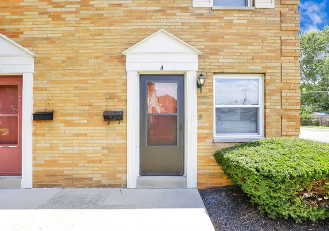 1st image of 1746 Pine Tree St S #H, Columbus, OH 43229 | MLS# 226028861
