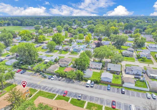 2nd image of 1746 Pine Tree St S, Columbus, OH 43229