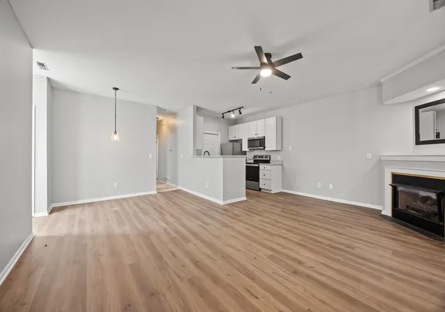 Photo 3 of Duplex at 1567-1569 Glenn Ave, Columbus, OH 43212 | MLS# 226027909 | | Sold on 2026-10-30