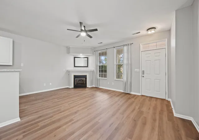 Photo 4 of Duplex at 1567-1569 Glenn Ave, Columbus, OH 43212 | MLS# 226027909 | | Sold on 2026-10-30