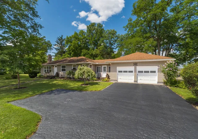 2nd image of 1565 Graham Rd, Reynoldsburg, OH 43068 | MLS# 226028037