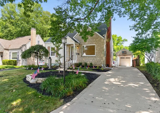 Photo 2 of Sale Pending at 202 Deland Ave, Columbus, OH 43214 | MLS# 226028171 | Listing updated on 2026-09-12