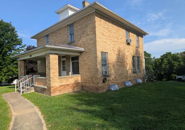 2nd image of 900 W Brown St, New Lexington, OH 43764 | MLS# 226028036