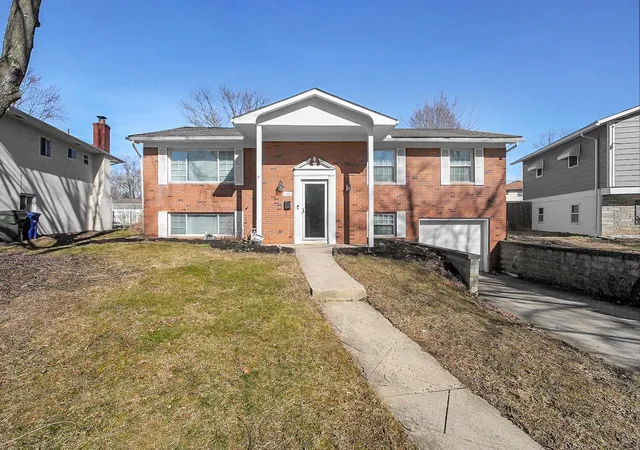 Photo 1 of Single family home for sale at 1452 Ironwood Dr, Columbus, OH 43229 | MLS# 226027997 | Listing updated on 2026-09-01