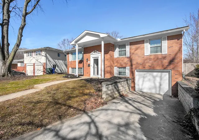 Photo 2 of Single family home for sale at 1452 Ironwood Dr, Columbus, OH 43229 | MLS# 226027997 | Listing updated on 2026-09-01