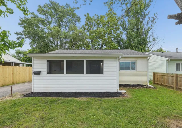 Photo 4 of Single family home for sale at 3032 Fairwood Ave, Columbus, OH 43207 | MLS# 226027972 | Listing updated on 2026-07-29