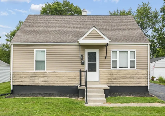 2nd image of 196 Maple Dr, Columbus, OH 43228 | MLS# 226028424