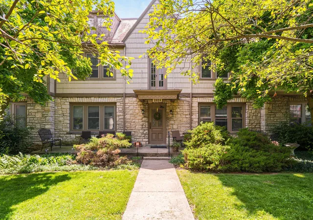 Photo 2 of Condo for sale at 2229 Coventry Rd #5, Columbus, OH 43221 | MLS# 226028029 | Listing updated on 2026-08-28