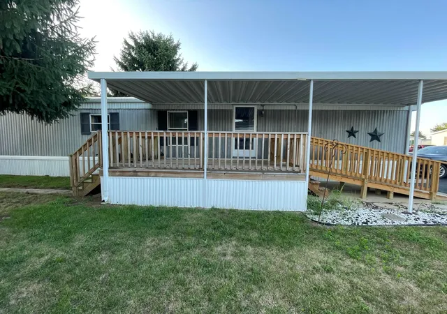 Photo 1 of Single family home for sale at 143 Oak Manor, South Bloomfield, OH 43103 | MLS# 226027999 | Listing updated on 2026-07-29