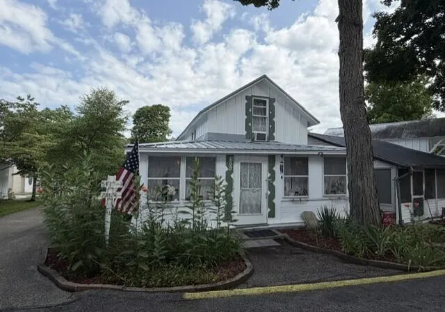 1st image of 100 1/2 5th St, Lancaster, OH 43130 | MLS# 226028027