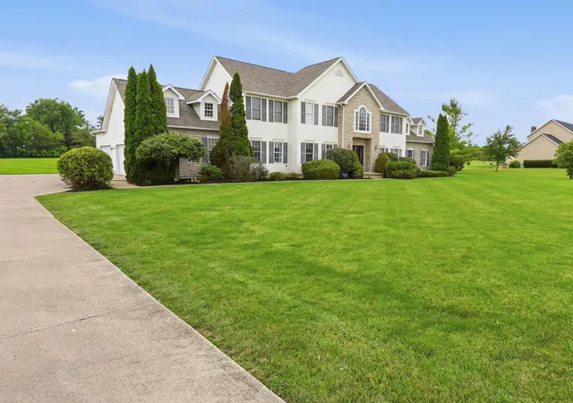 Photo 3 of Single family home for sale at 1045 US Hwy 42 SW, London, OH 43140 | MLS# 226028038 | Listing updated on 2026-10-08