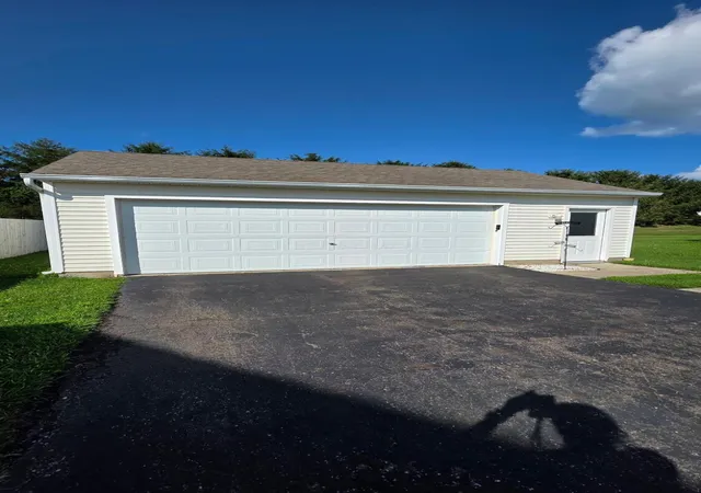 2nd image of 1024 Braxton Blvd, London, OH 43140 | MLS# 226028040