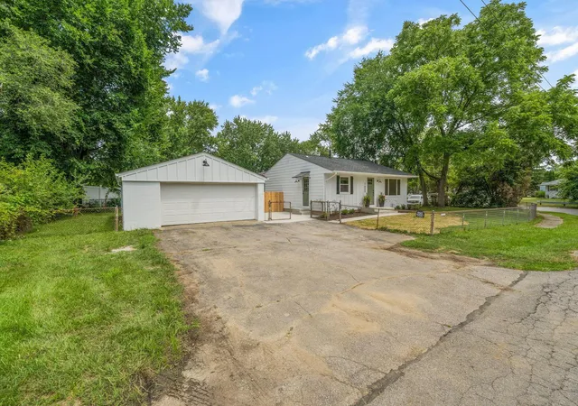 3rd image of 1600 Koebel Rd, Columbus, OH 43207 | MLS# 226028603