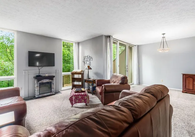 3rd image of 4852 Crazy Horse Ln, Westerville, OH 43081