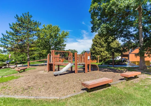2nd image of 4852 Crazy Horse Ln, Westerville, OH 43081