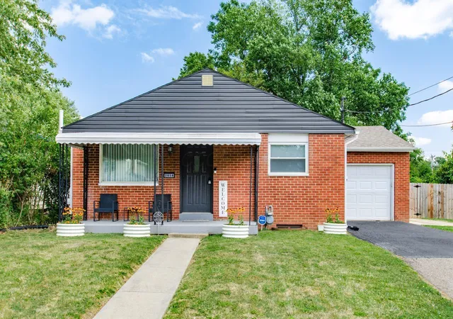 2nd image of 2858 Fairwood Ave, Columbus, OH 43207 | MLS# 226028113
