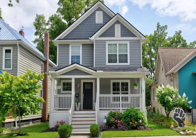 Photo 1 of Single family home for sale at 1527 Oak St, Columbus, OH 43205 | MLS# 226028293 | Listing updated on 2026-08-31