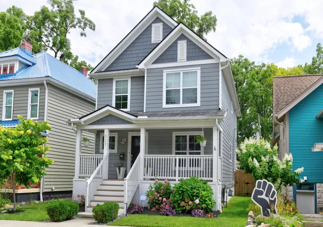 Photo 2 of Single family home for sale at 1527 Oak St, Columbus, OH 43205 | MLS# 226028293 | Listing updated on 2026-08-31