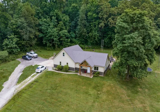 4th image of 1835 Lutz Ln, Zanesville, OH 43701 | MLS# 226028136