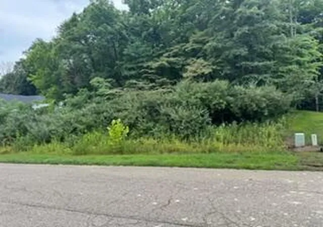 3rd image of 1876 Bent Creek Dr N, Lancaster, OH 43130 | MLS# 226030173